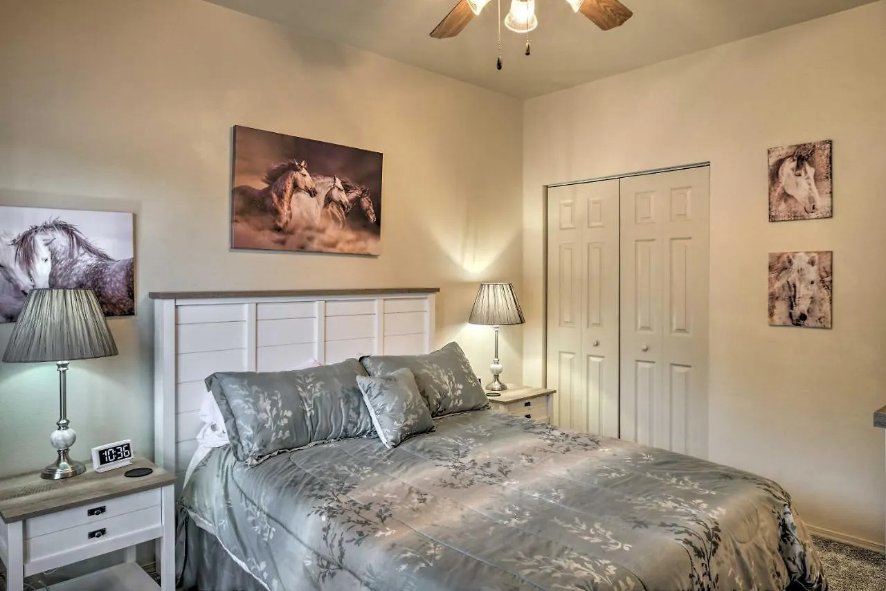 Apartment Walk-in Condo, Near Silver Dollar *