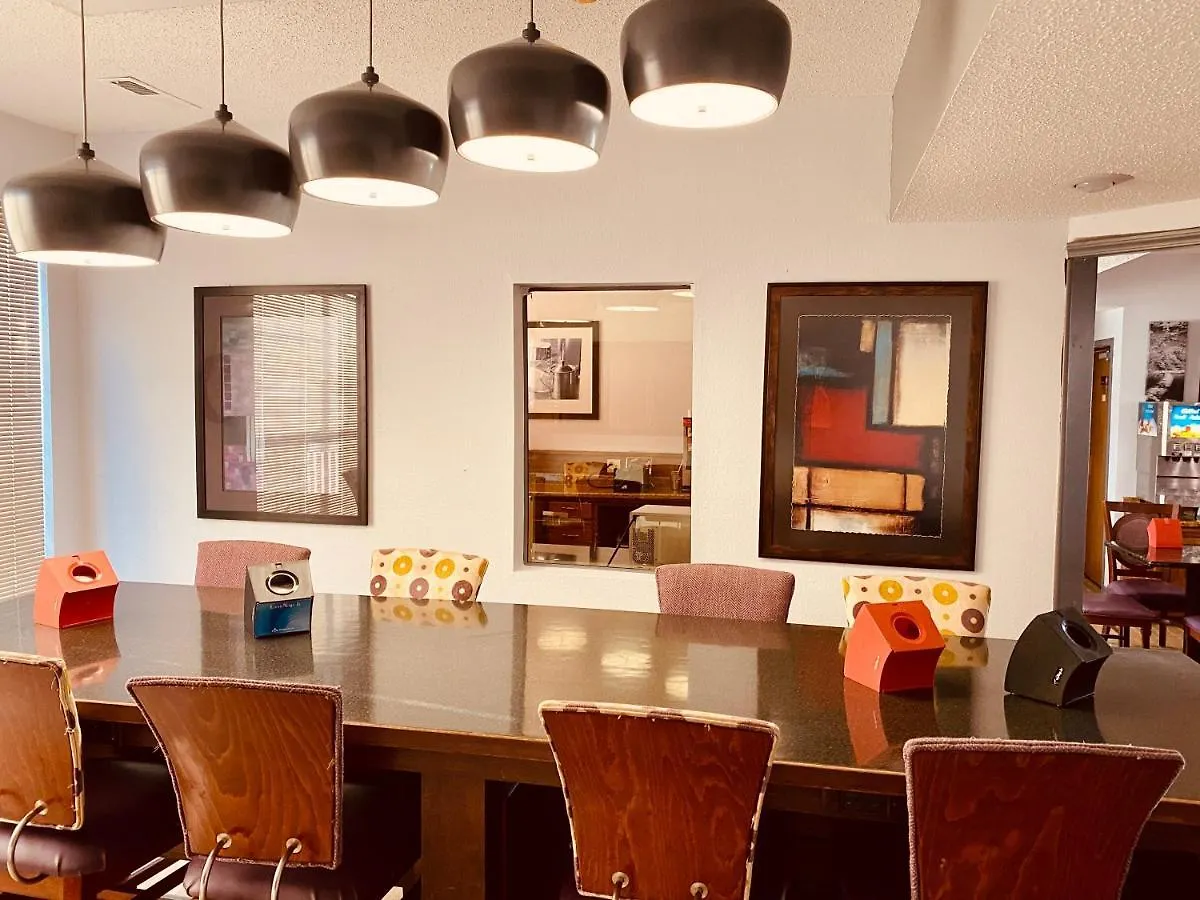 近imax南奥克斯酒店