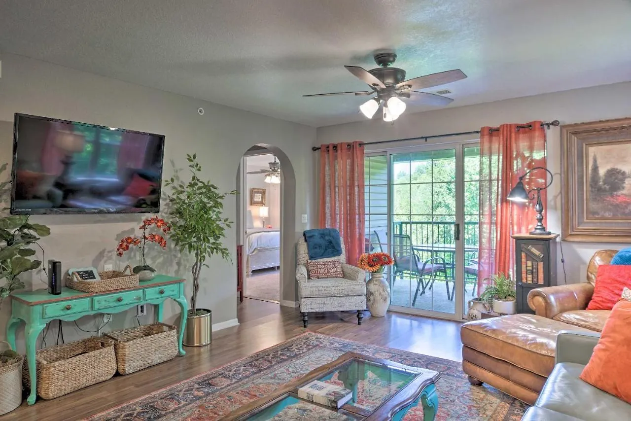 Stylish 3 Mi To Downtown Branson! Apartment
