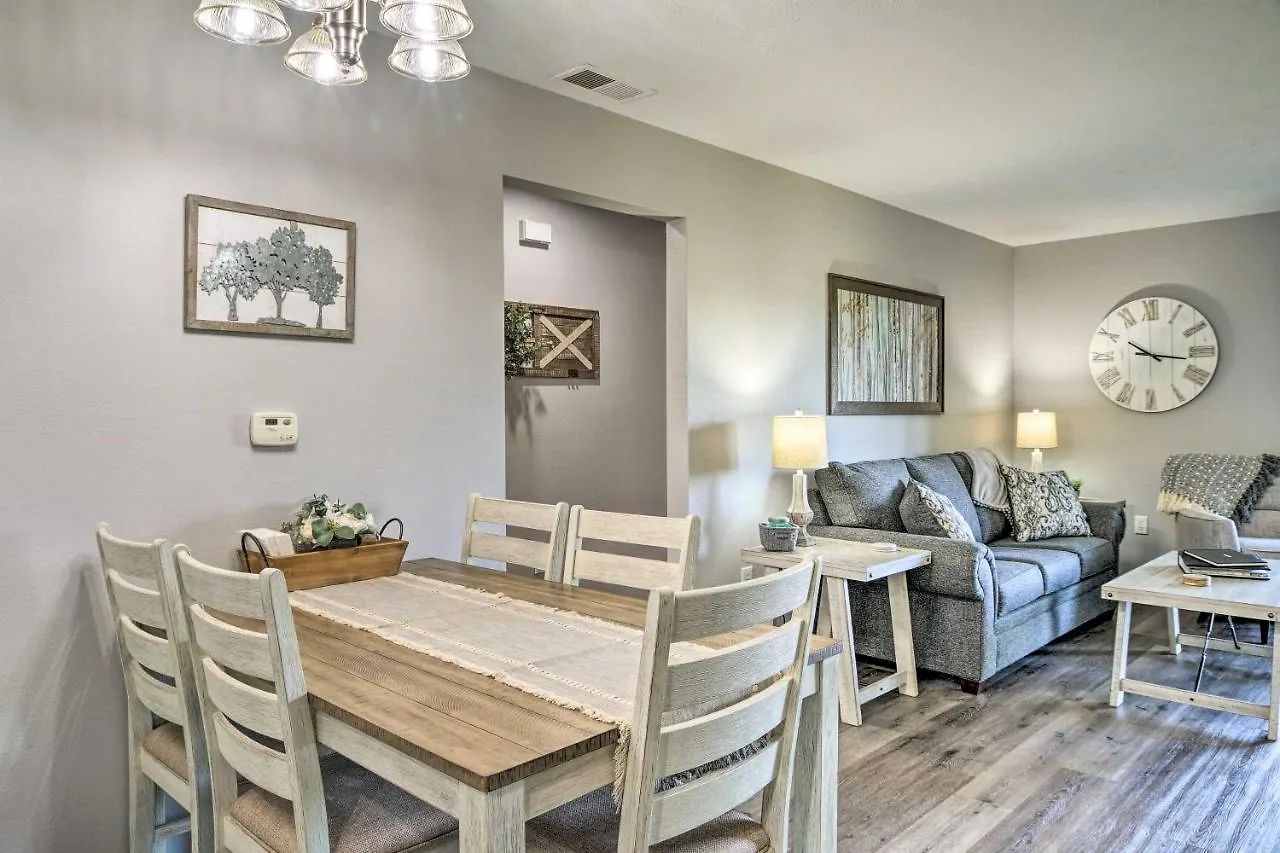Apartman Cozy With Pool Access, 5 Mi To Table Rock *
