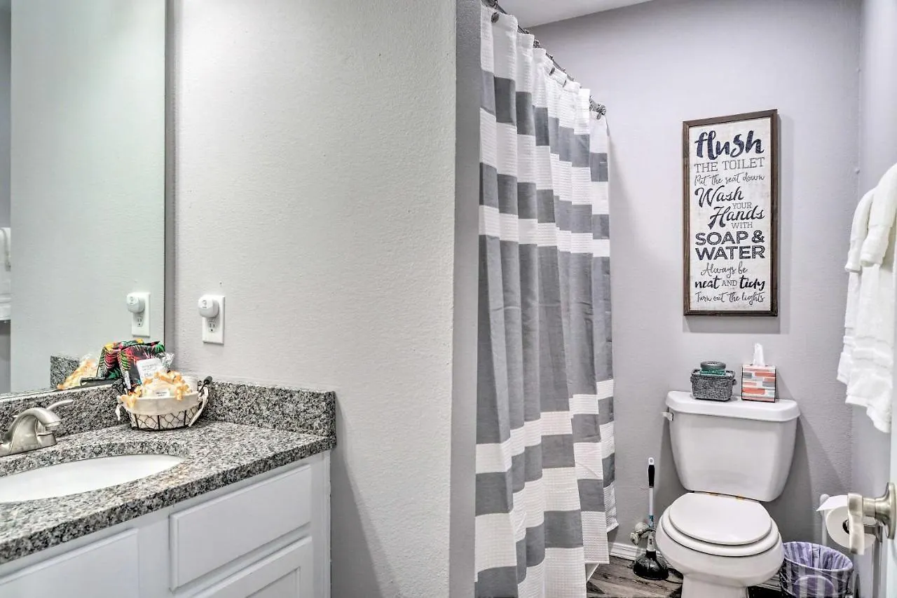 Cozy With Pool Access, 5 Mi To Table Rock Apartman