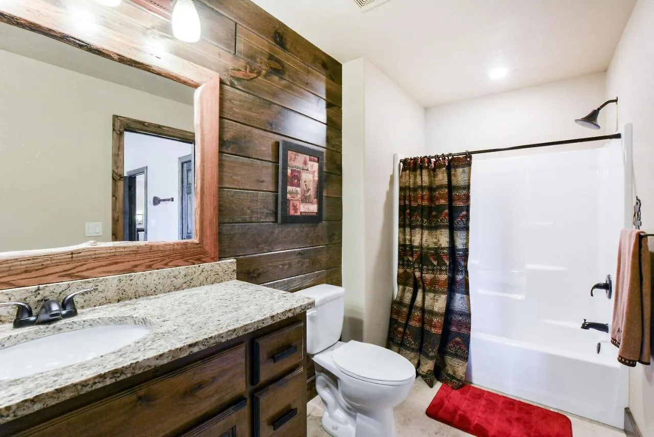 Holiday home Watermill Cove Luxury Lakefront Huge Pool Hot Tubs 2mi To Silver Dollar Branson