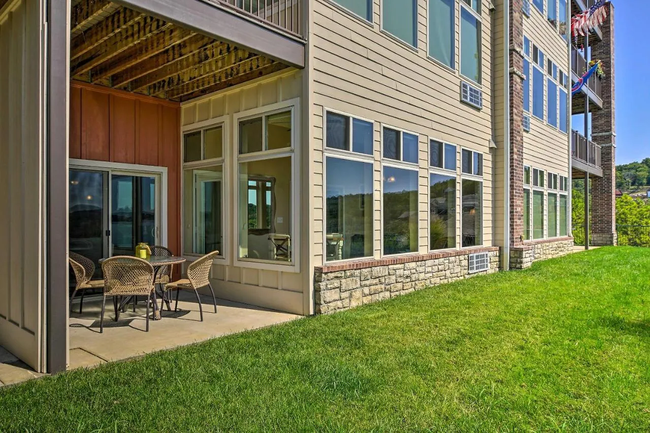 With Table Rock Lake Views, Near Strip *