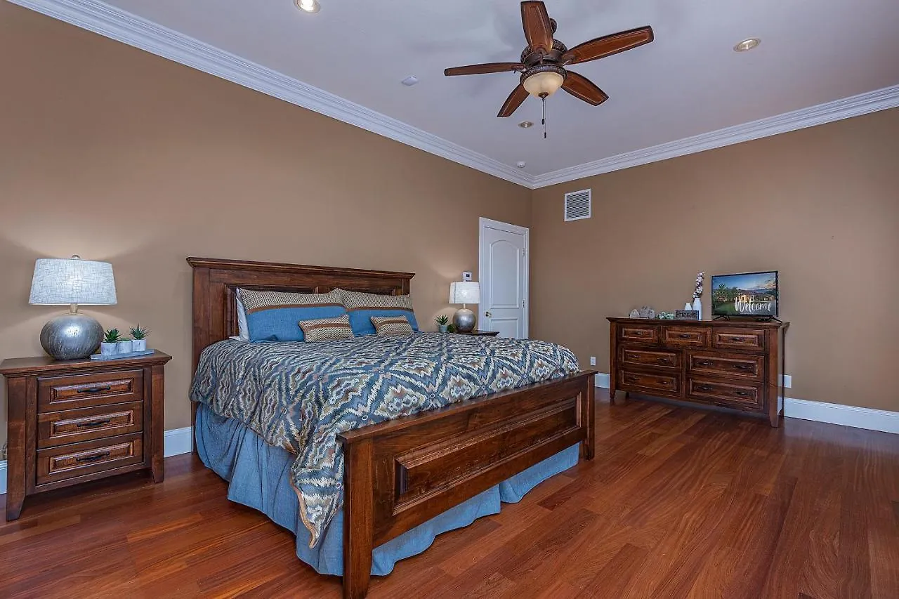 Holiday home 17500sqft Private Estate Indoorpool Hottub Big Lakeview Tennis Court Theater Sdc *