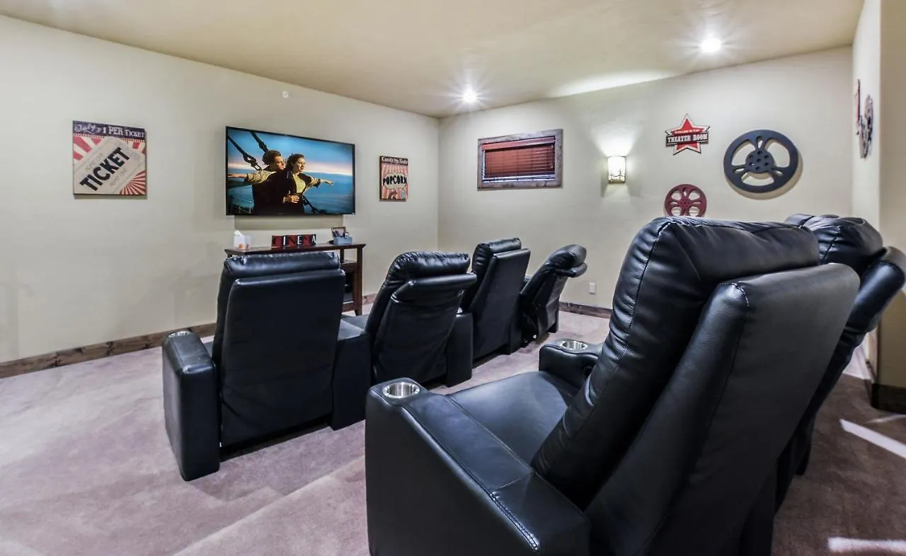 Watermill Cove Luxury Lakefront Theatre 2mi To Sdc Pool Kayaks Dock Holiday home