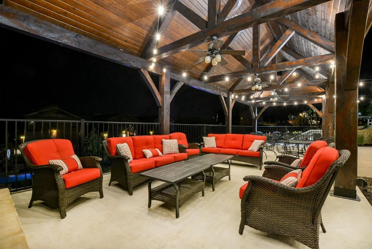 Watermill Cove Luxury Lakefront Huge Pool Hot Tubs 2mi To Silver Dollar Holiday home *