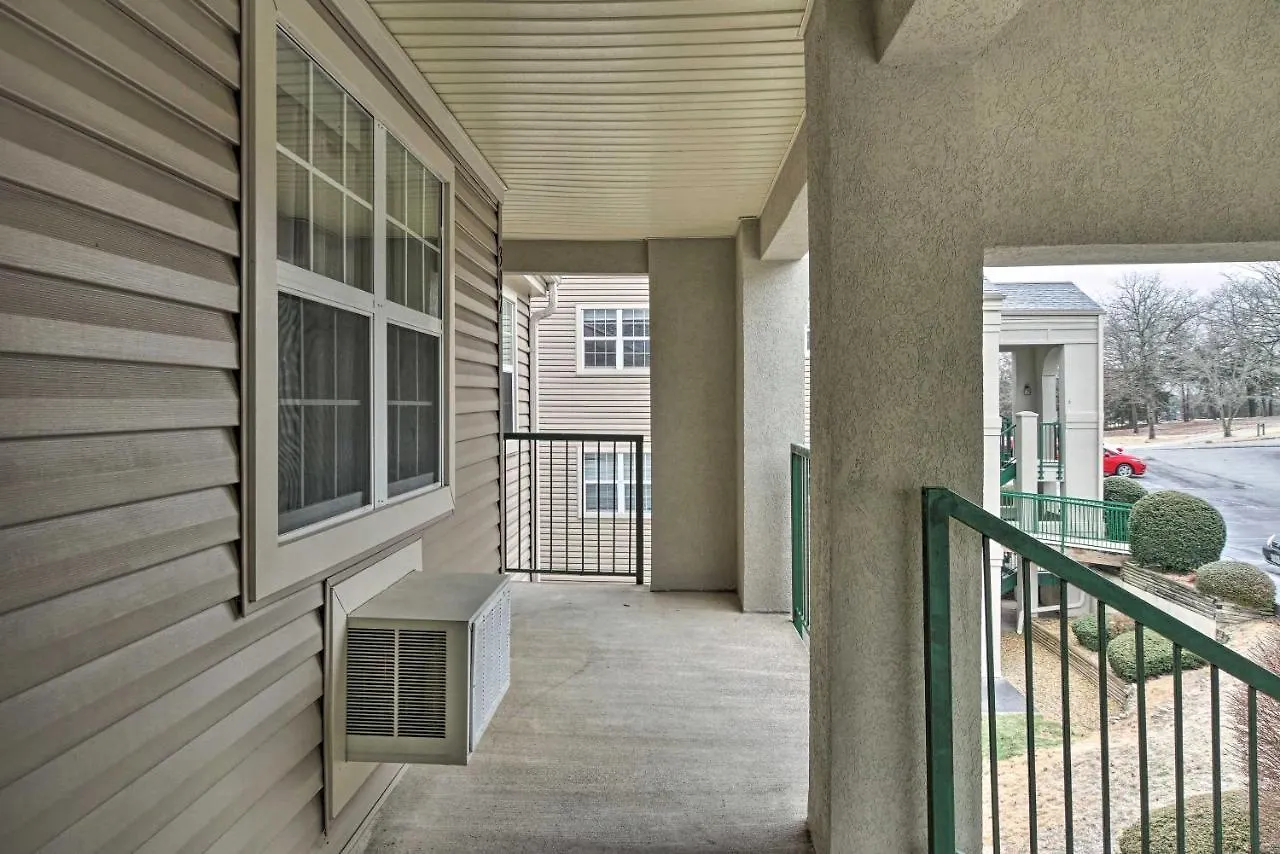 Vibrant Hills With Balcony Apartment Branson