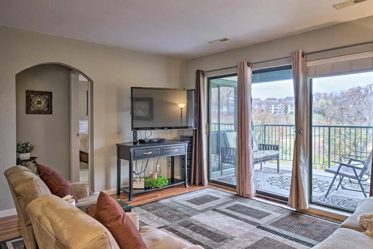 Amidst Action With Pool Access And Golf! Appartement