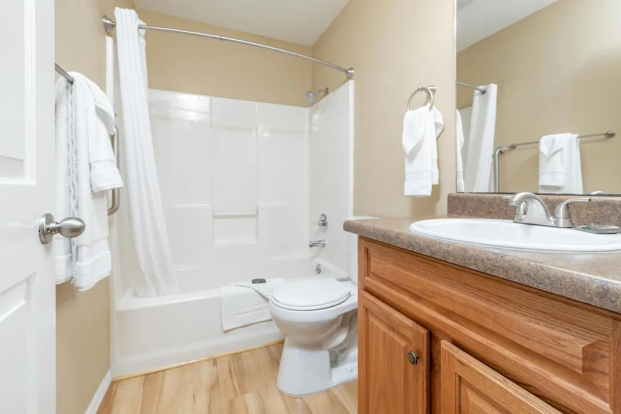 Surrey Vacation By Capital Vacations Branson