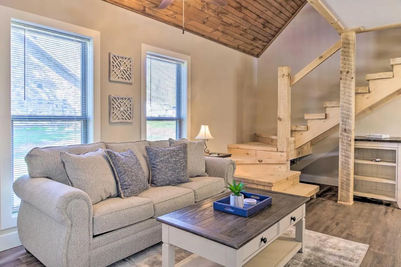 The Cozy With Taneycomo Access! Branson