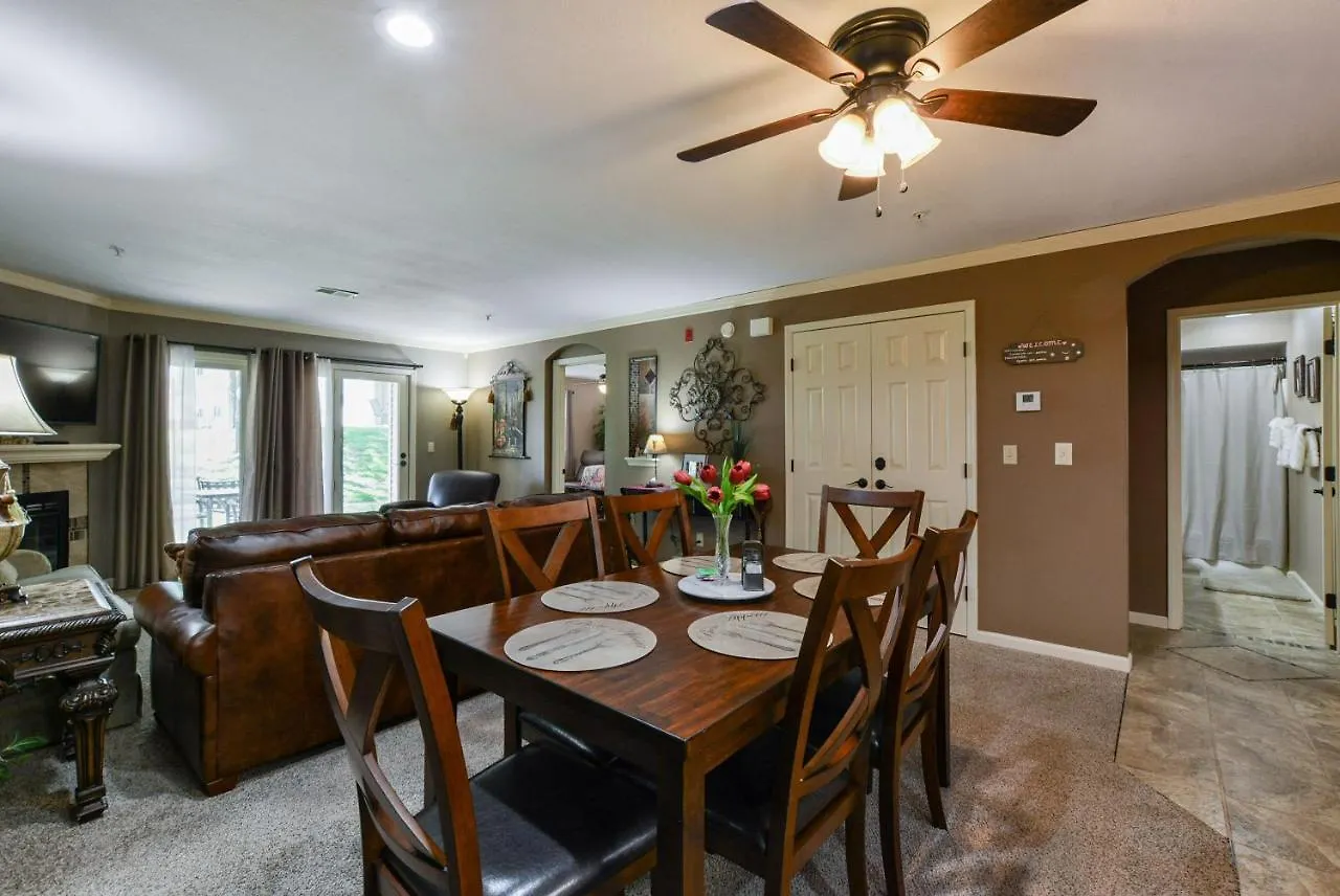 Aparthotel Thousand Hills Luxury Condos: Heart Of Retreat