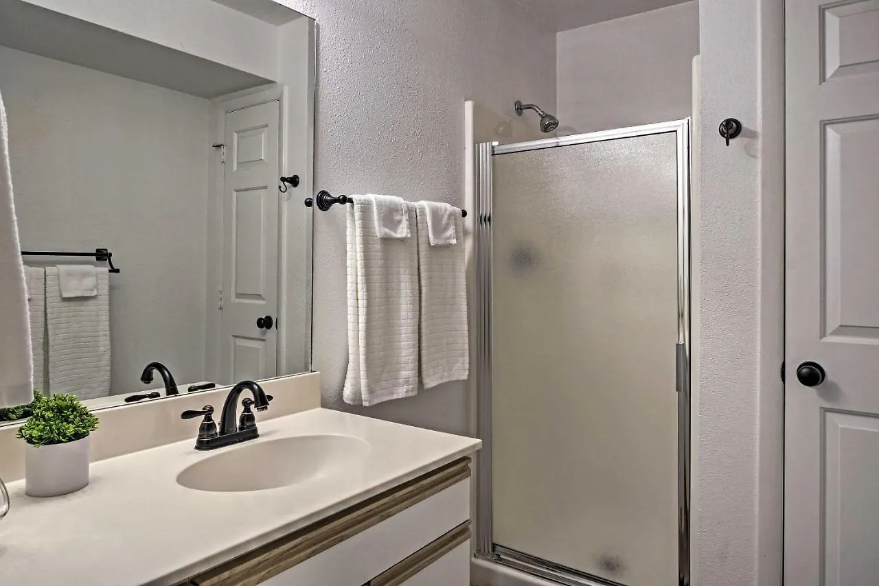 On Golf Course With Pool Access! * Branson