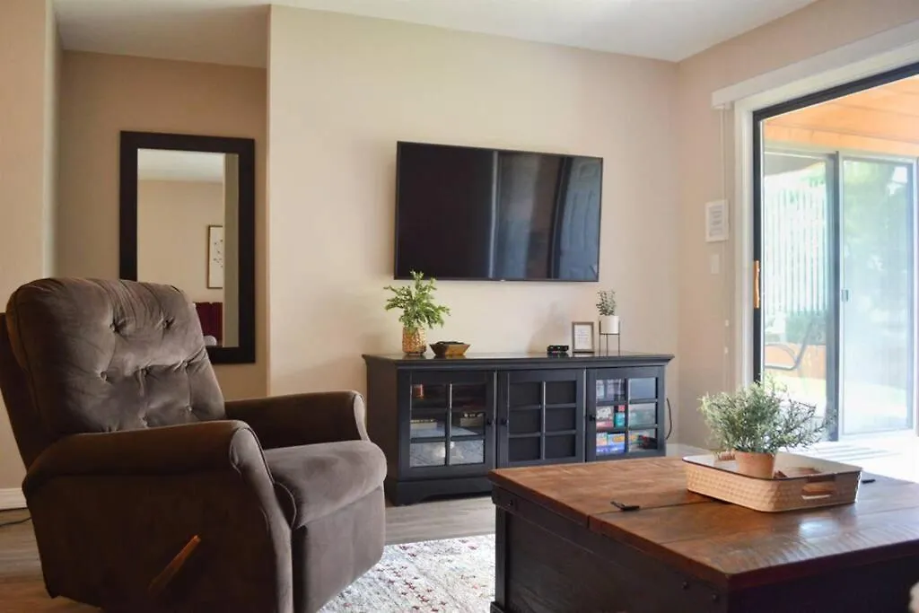 On Pointe Getaway Apartment