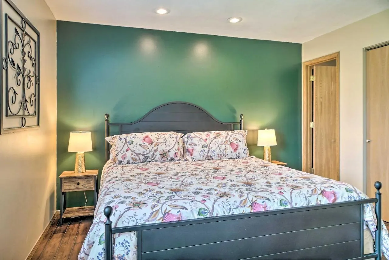 Pet-friendly Retreat With Pool And Golf Access Apartment *