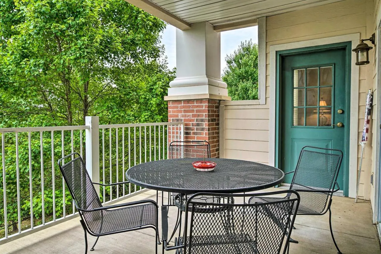 Apartment With Balcony, 3 Miles To Downtown *