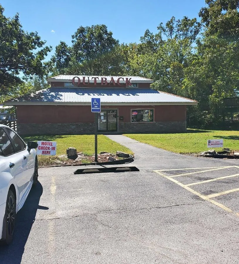 Outback Roadhouse & 2*