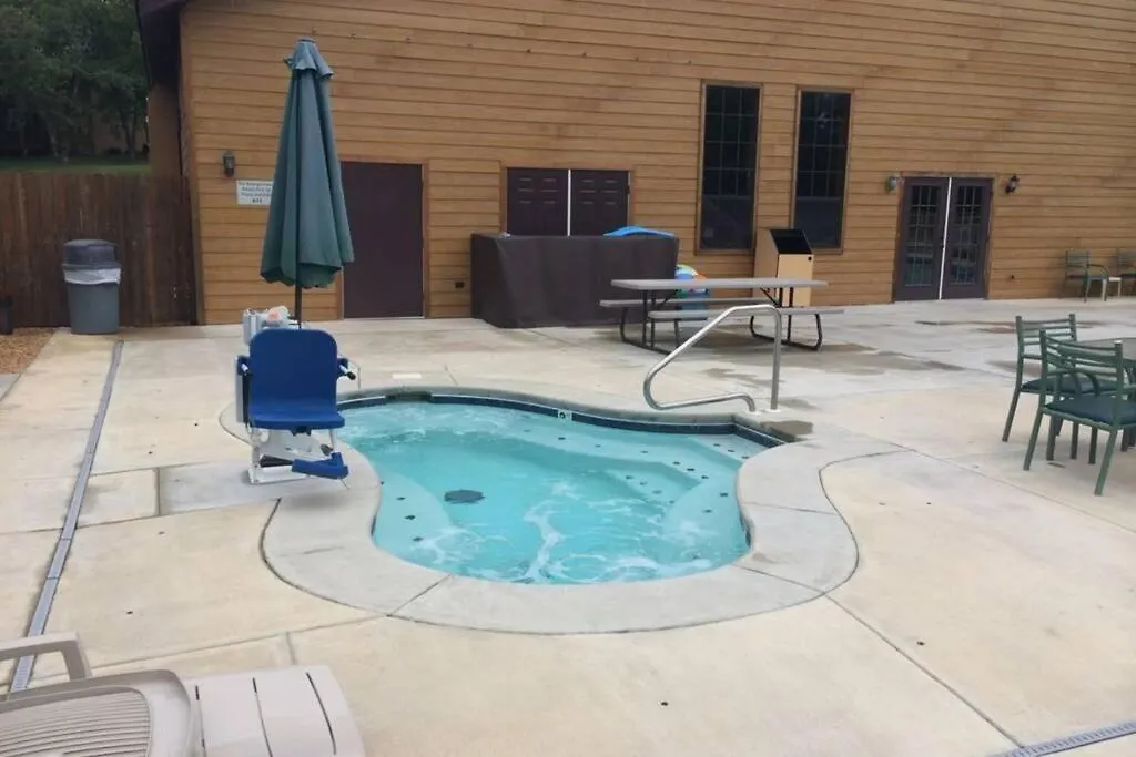 Holiday home Bear Cub Retreat Branson