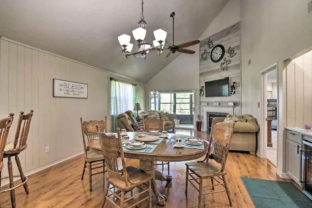 Spacious 3 Mi To Table Rock Lake! *