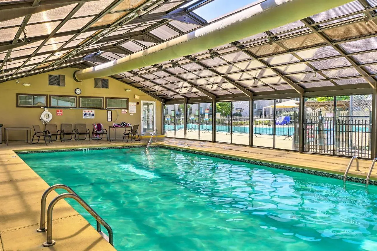 Apartment Lakefront Penthouse With Amenities! Branson
