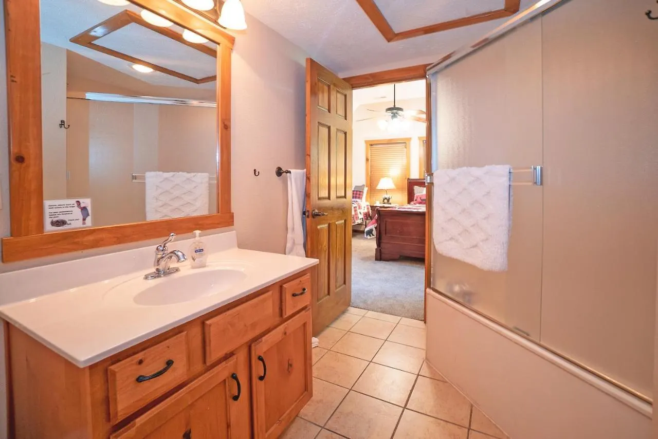 Bear Cub Retreat Holiday home Branson
