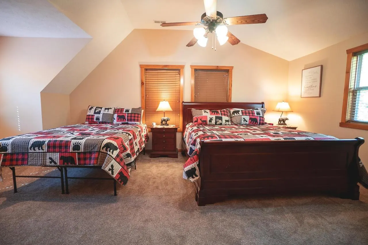 Bear Cub Retreat Holiday home Branson