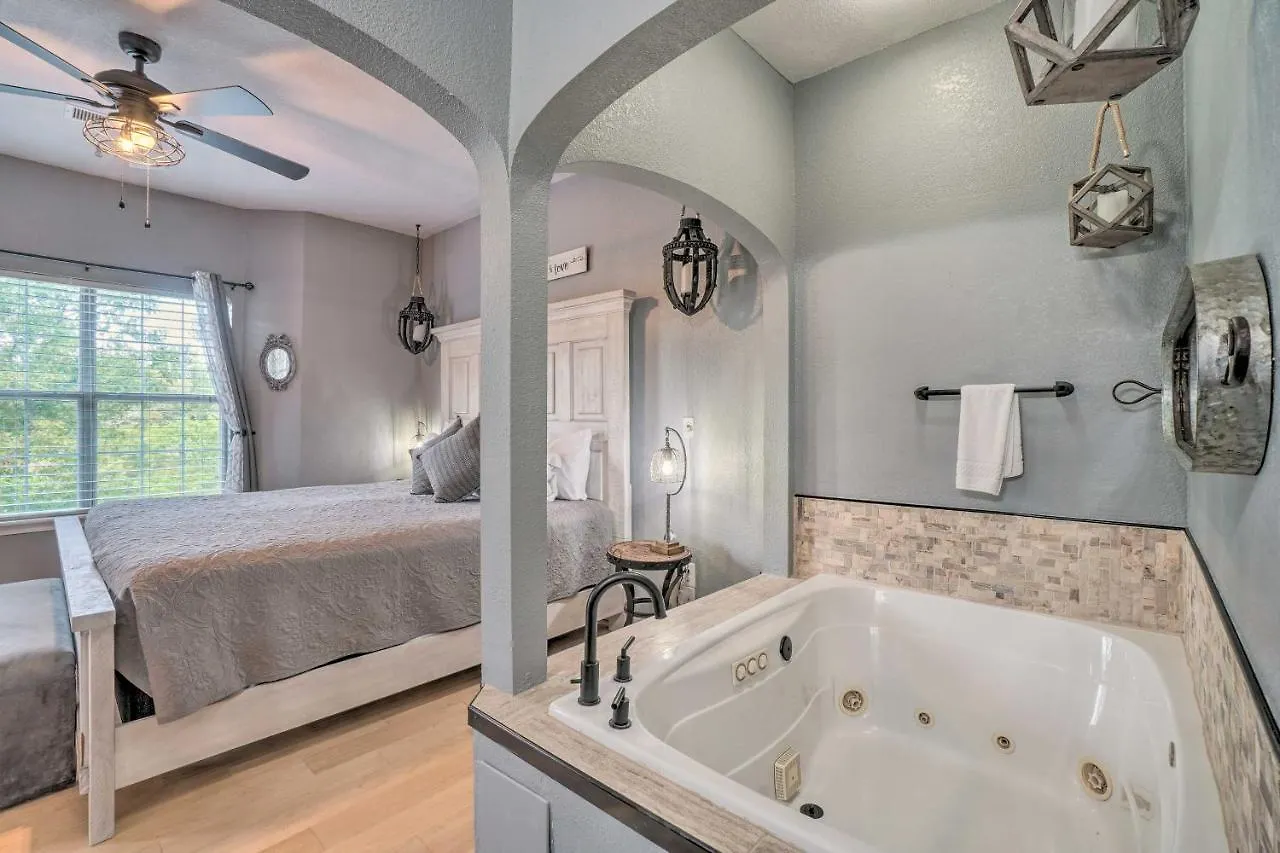 Apartment Resort-style Retreat 4 Mi To Strip
