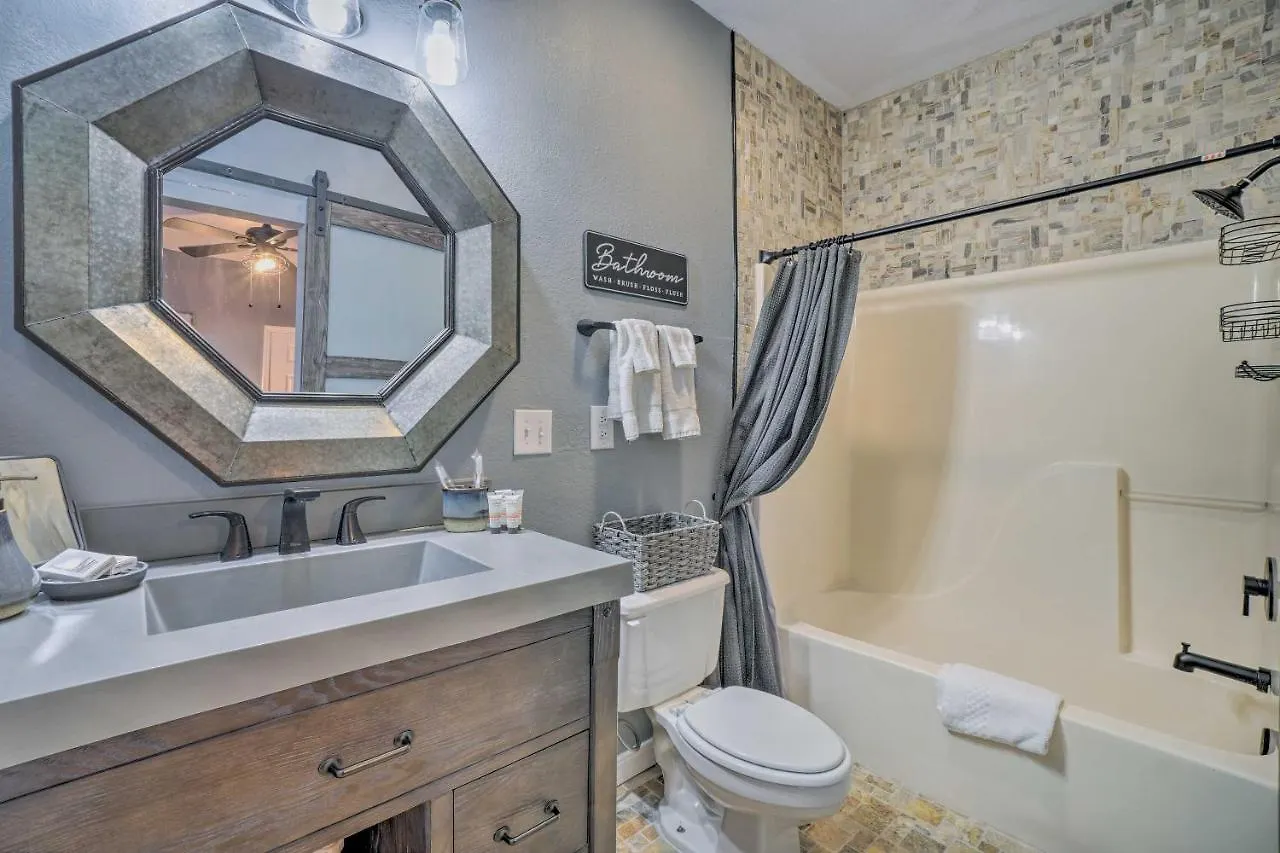 Apartment Resort-style Retreat 4 Mi To Strip