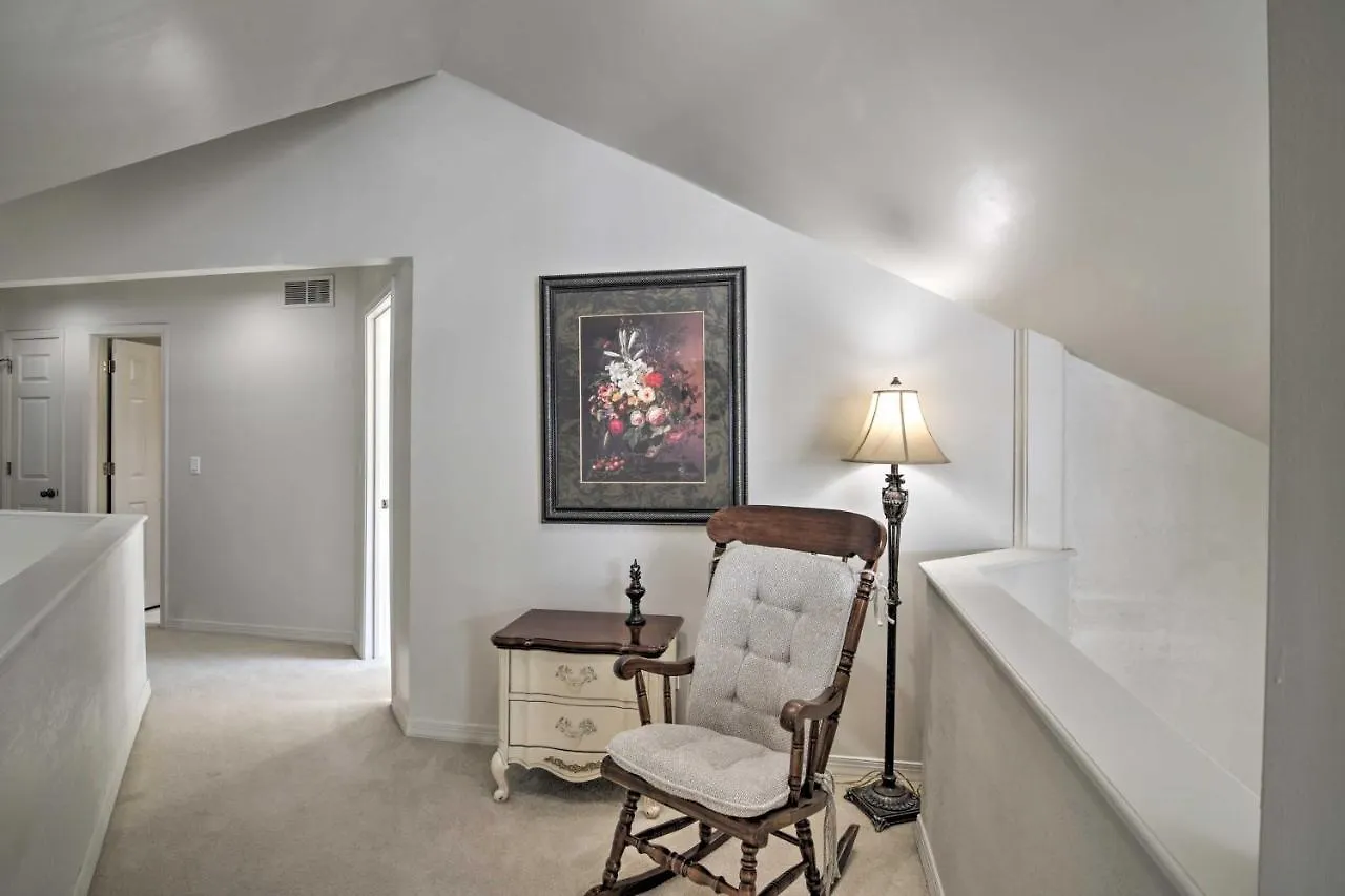 Spacious 3 Mi To Table Rock Lake!