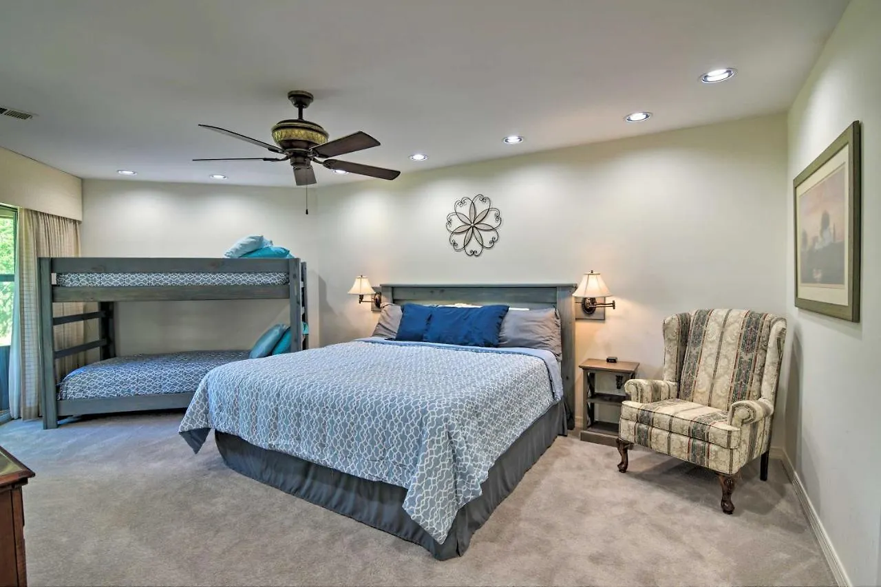 Spacious 3 Mi To Table Rock Lake! Apartment *