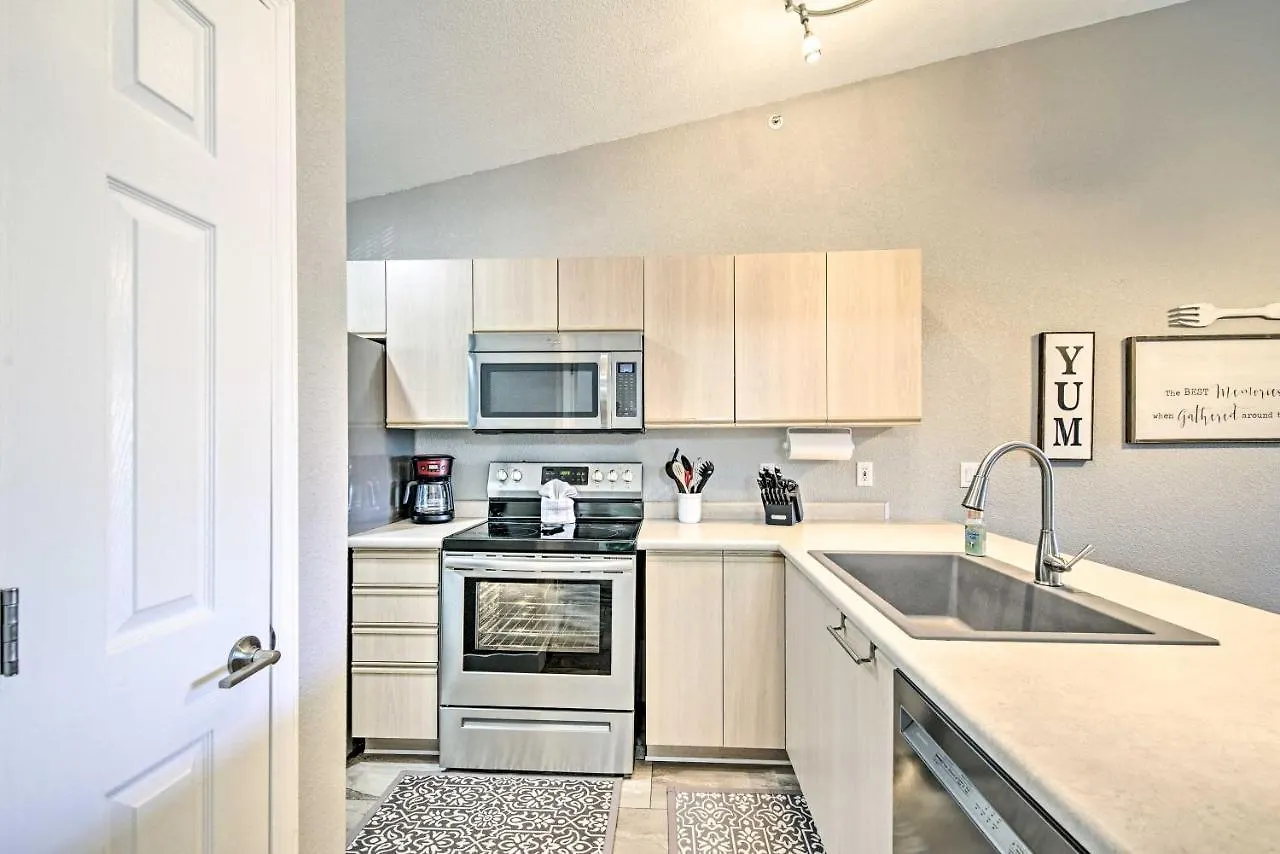 With Pool Access 3 Mi To Strip! Apartment *