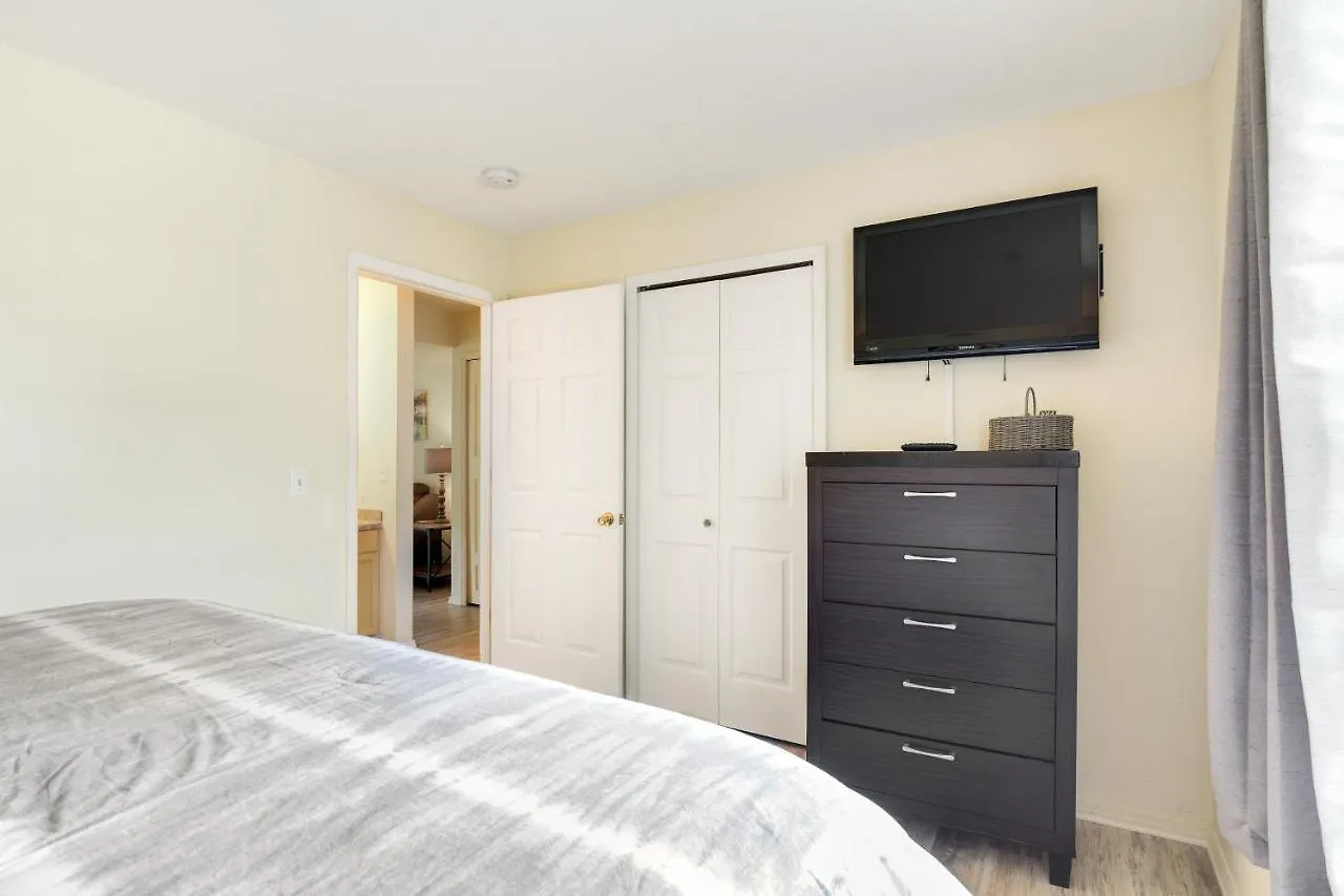 Apartment Fall Creek 590-1