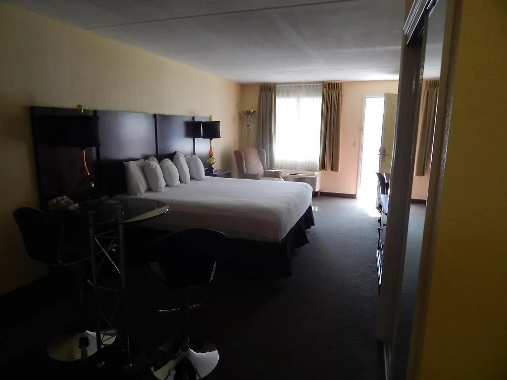Ramada And Hotel 2*