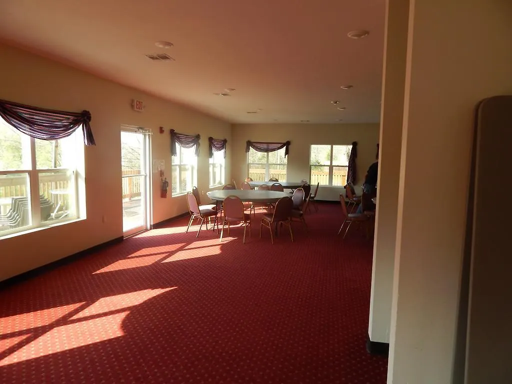Ramada And Hotel 2*