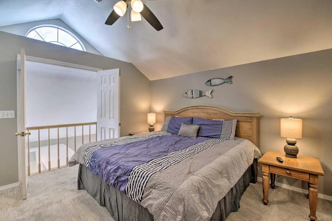 And Sunroom And Pool Access, Walk To Marina * Branson