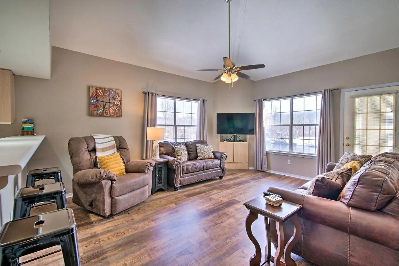 And Sunroom And Pool Access, Walk To Marina Apartment