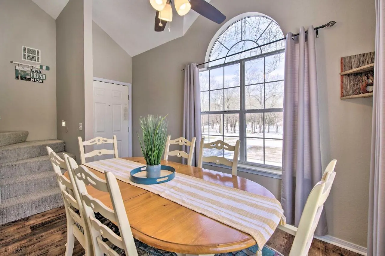 And Sunroom And Pool Access, Walk To Marina Apartment *