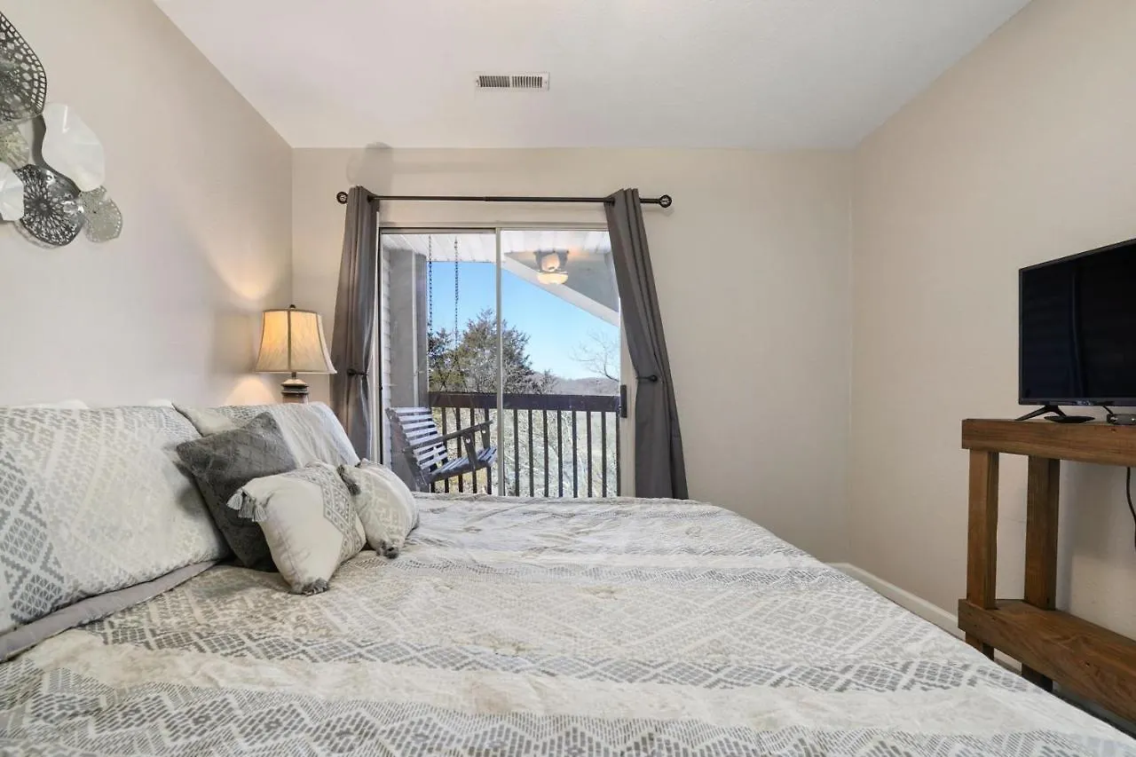 Eagle Nest Pristine Dream Branson