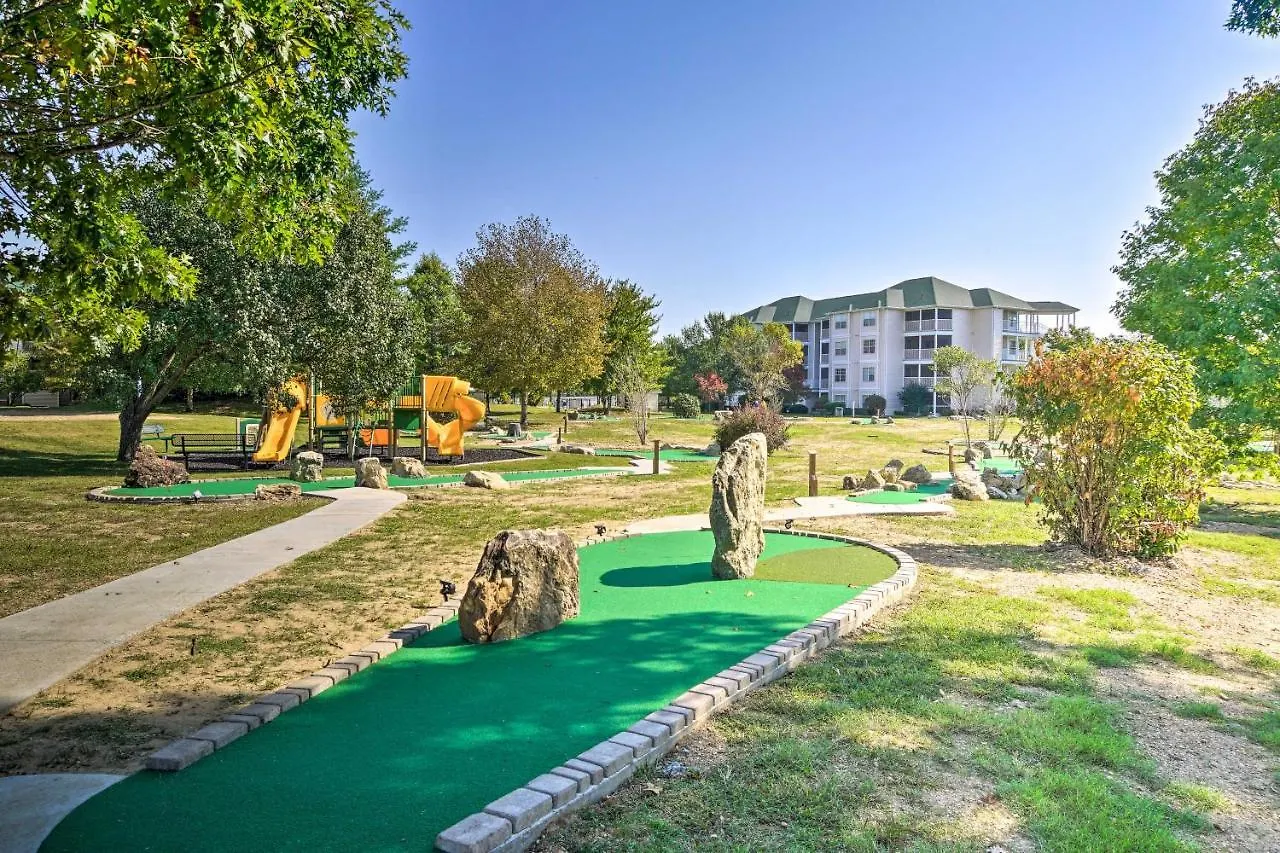 And Sunroom And Pool Access, Walk To Marina Branson