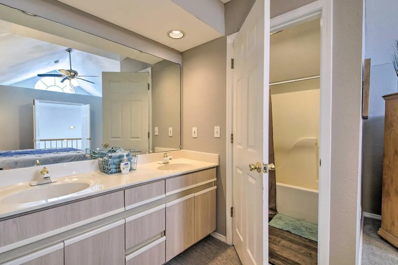 And Sunroom And Pool Access, Walk To Marina Branson