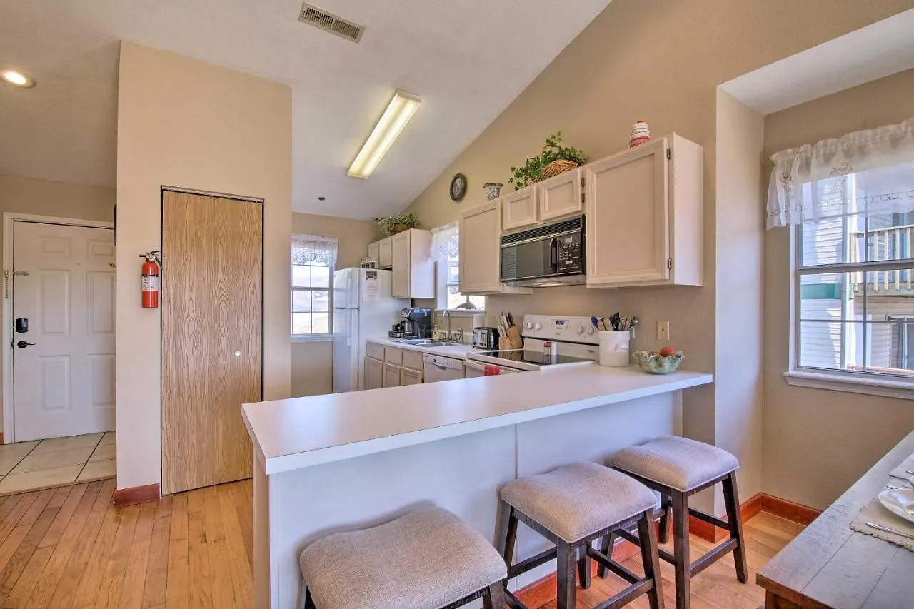 With Deck And Table Rock Views! Apartment *