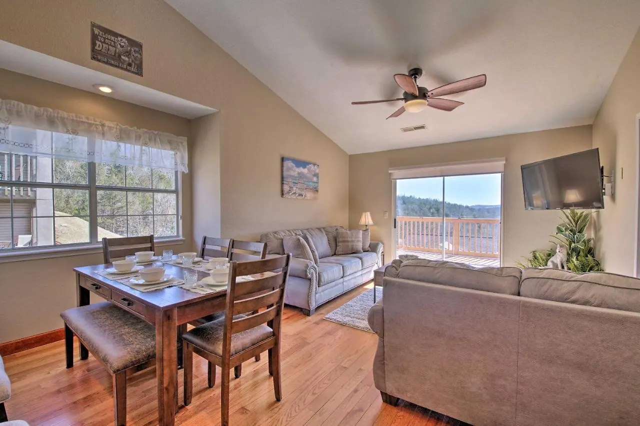 Apartment With Deck And Table Rock Views!