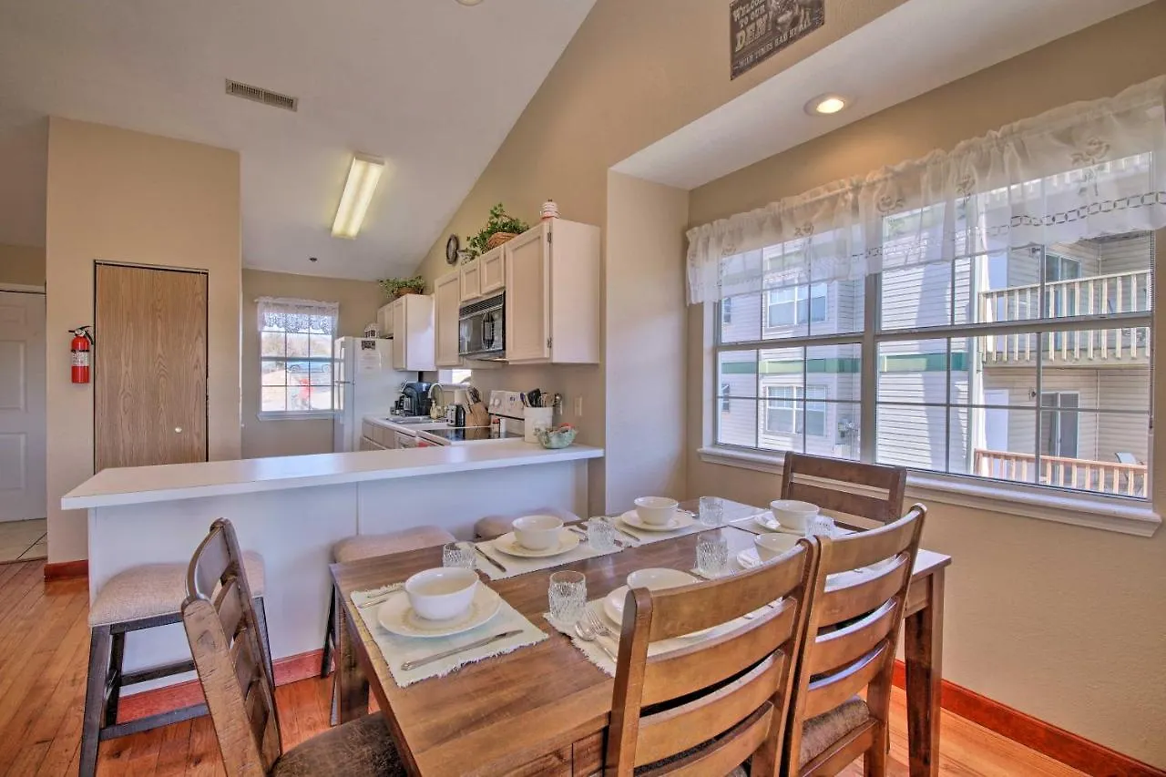 With Deck And Table Rock Views! Apartment Branson