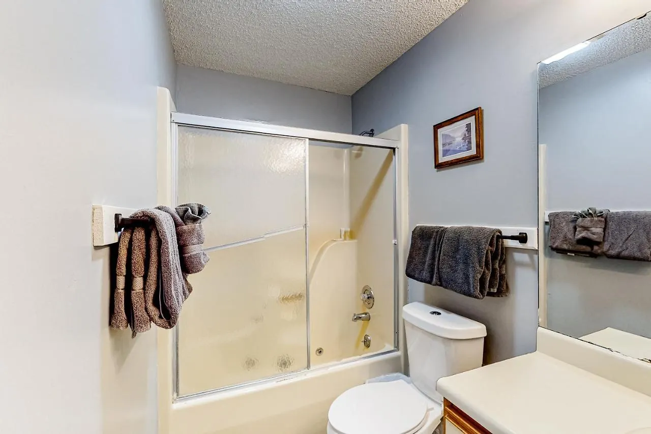 Apartment Pointe Royale #44-1 *