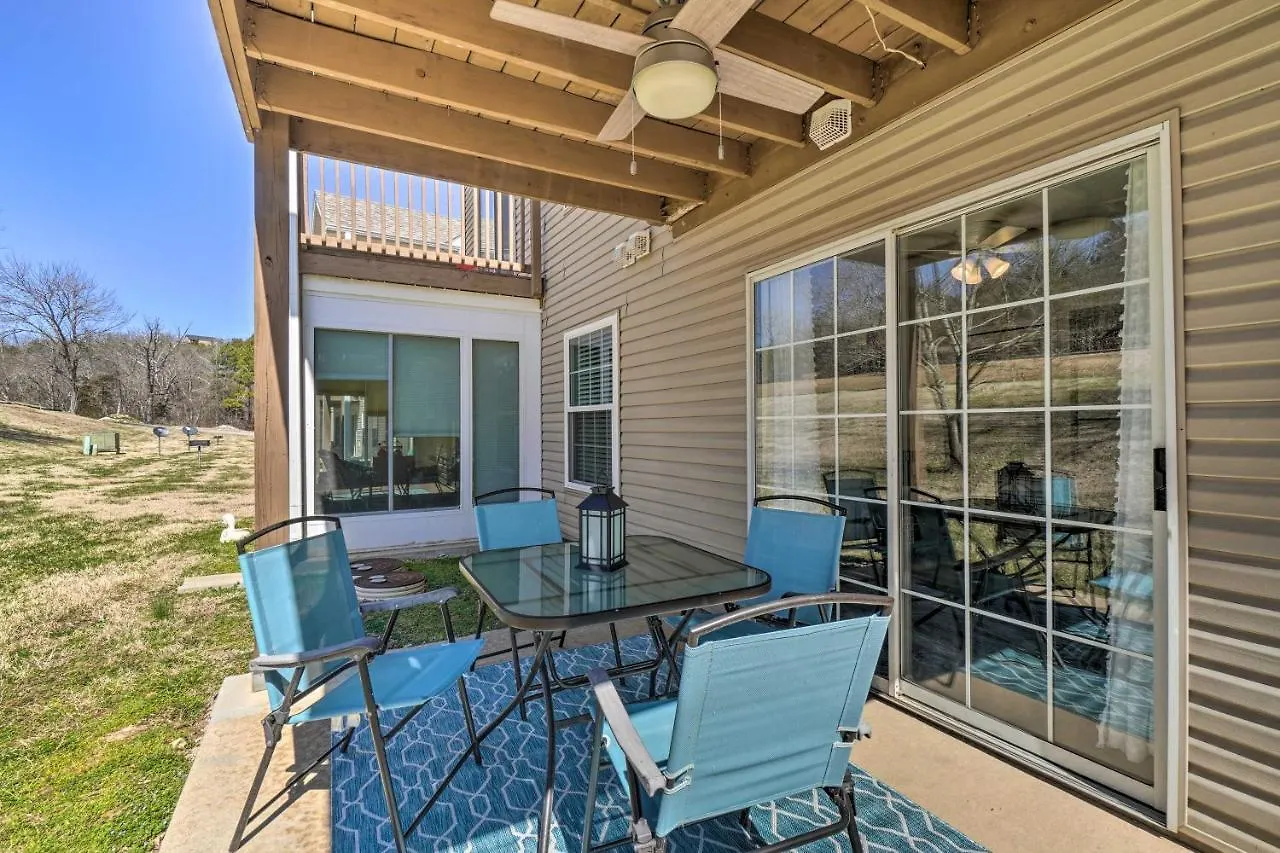 Centrally Located With Pool And Marina! * Branson