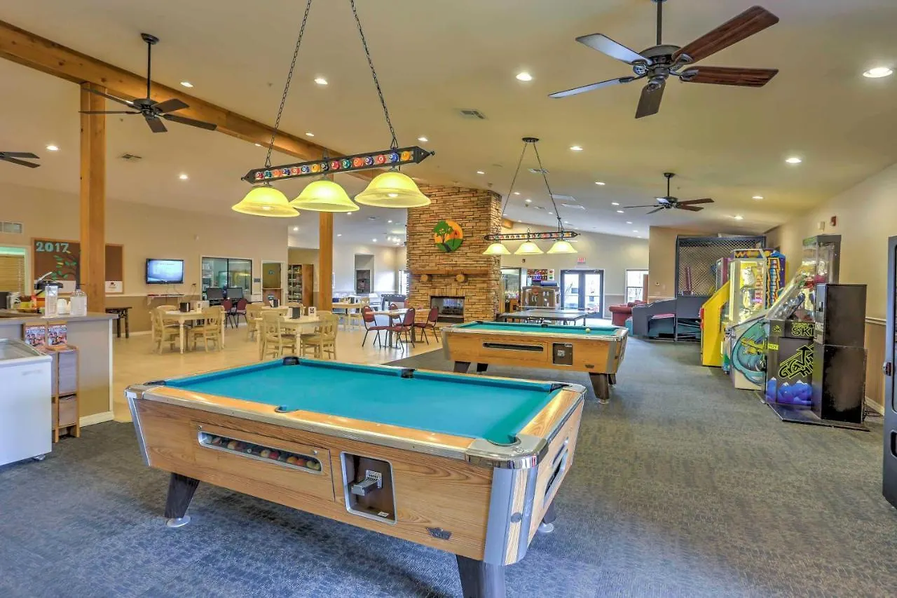 With Scenic Patio And Pool Access Apartment