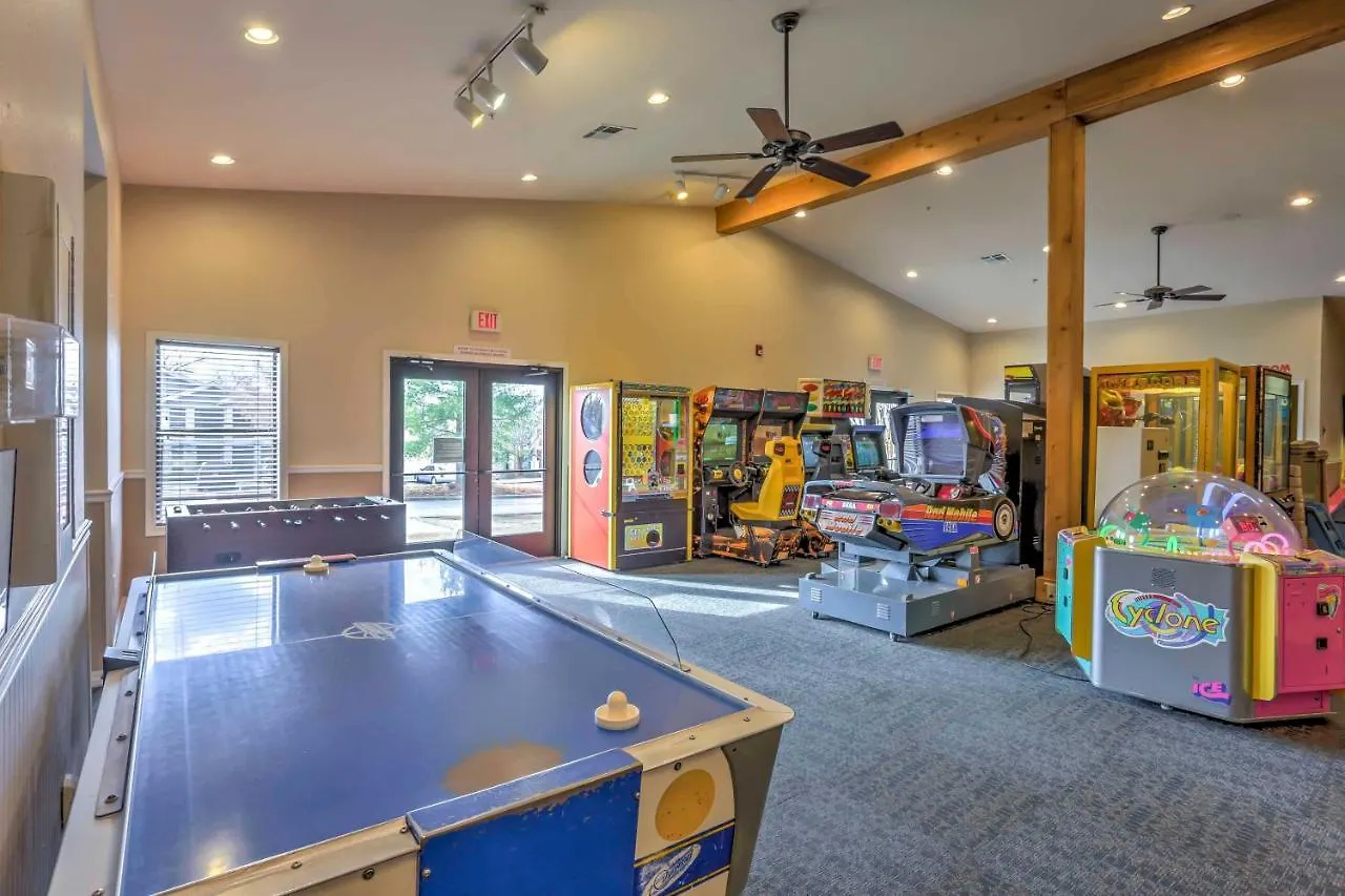Apartment With Scenic Patio And Pool Access Branson