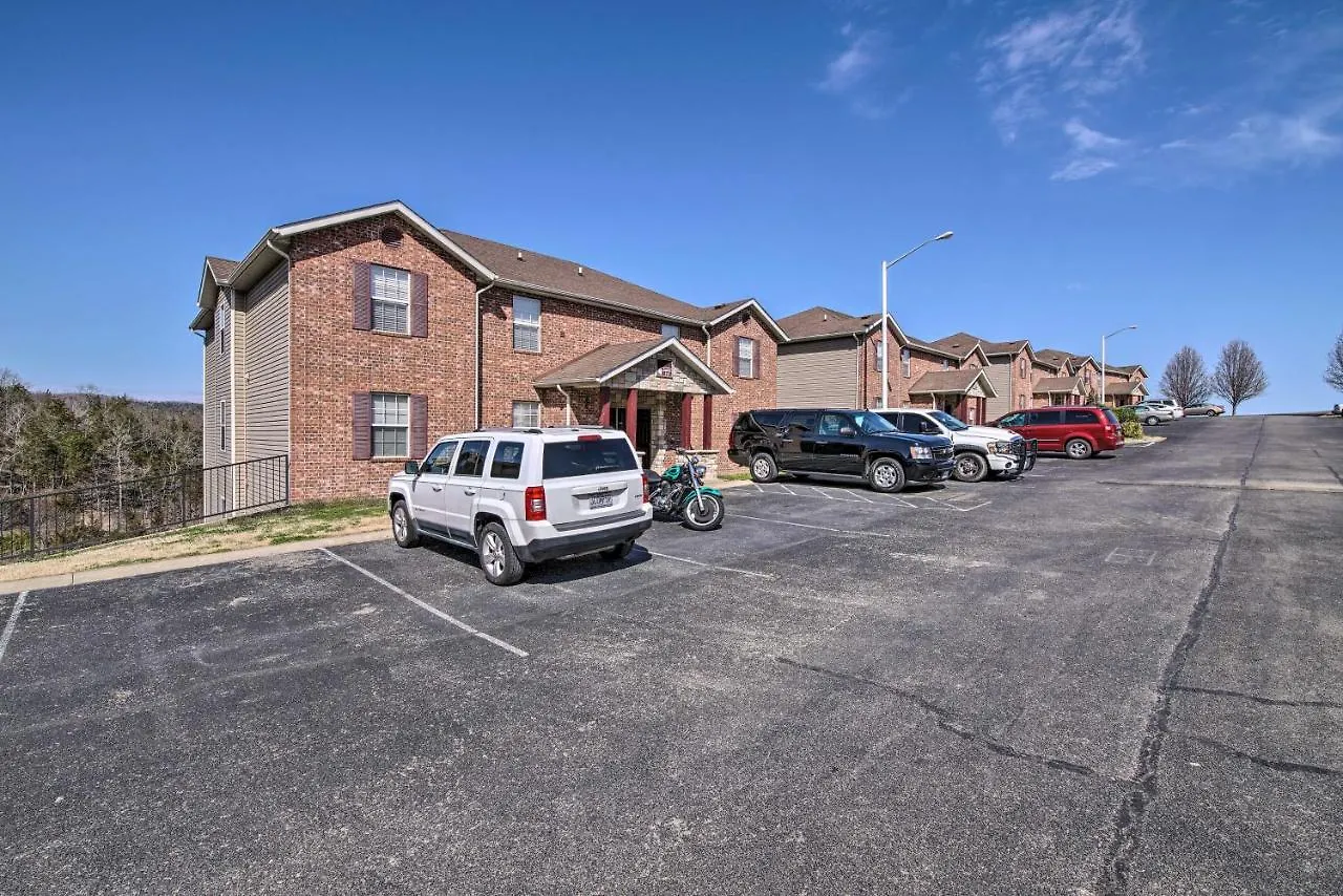 Escape With Shared Pool, 5 Mi To Lake!