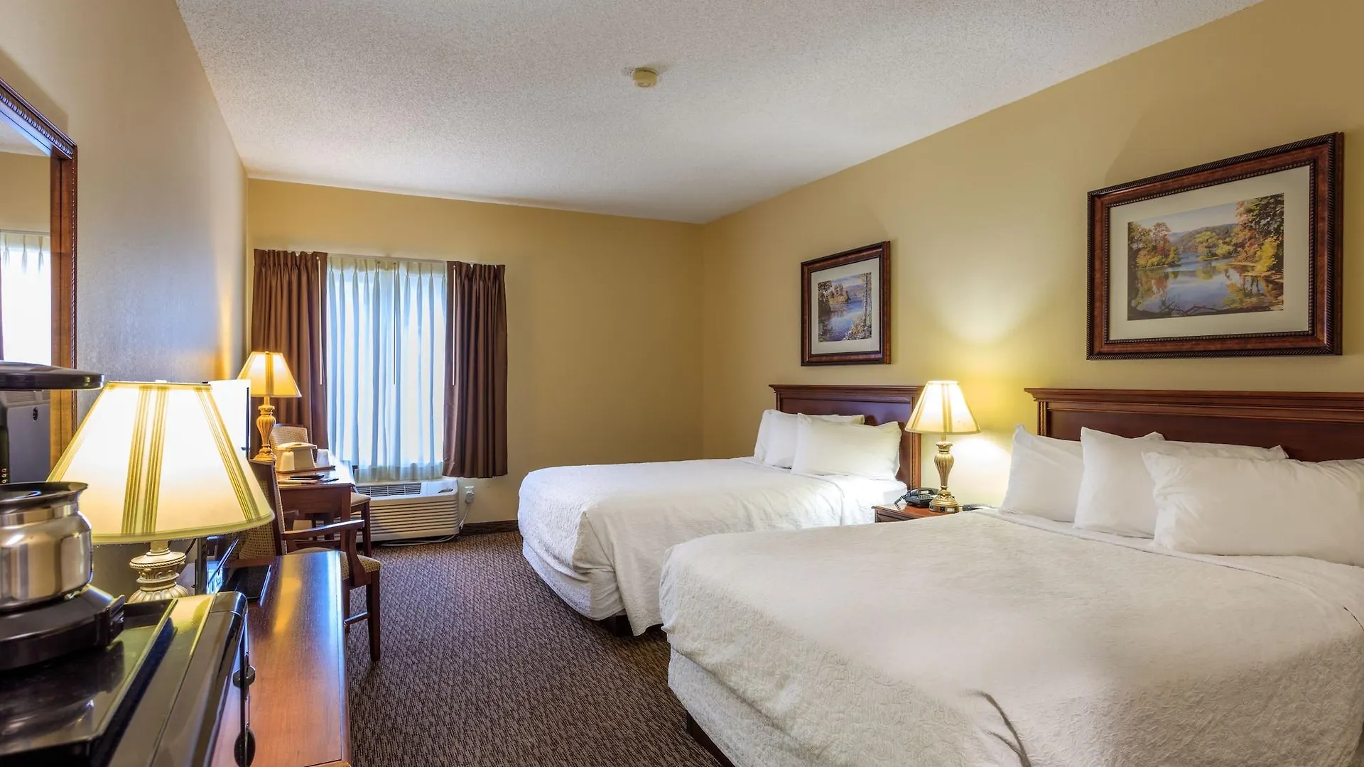 Towers Hotel 3*