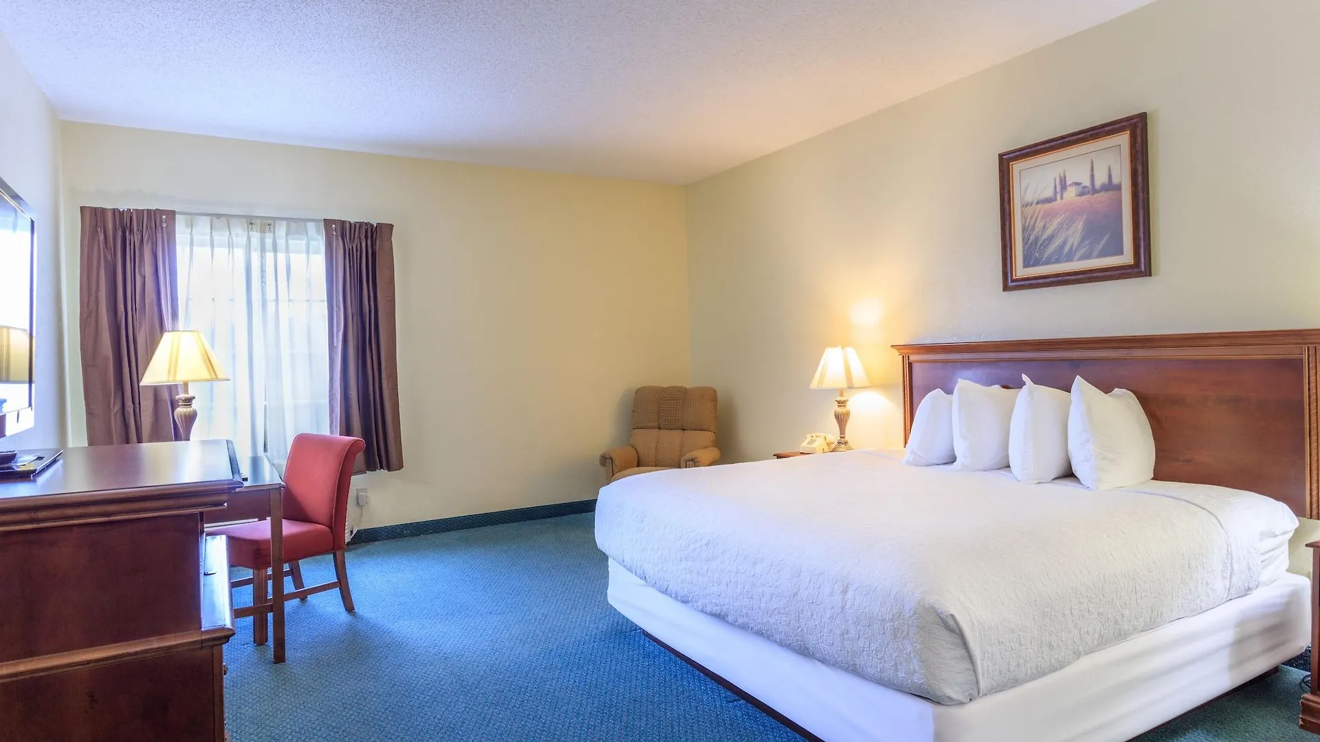 Towers Hotel 3*