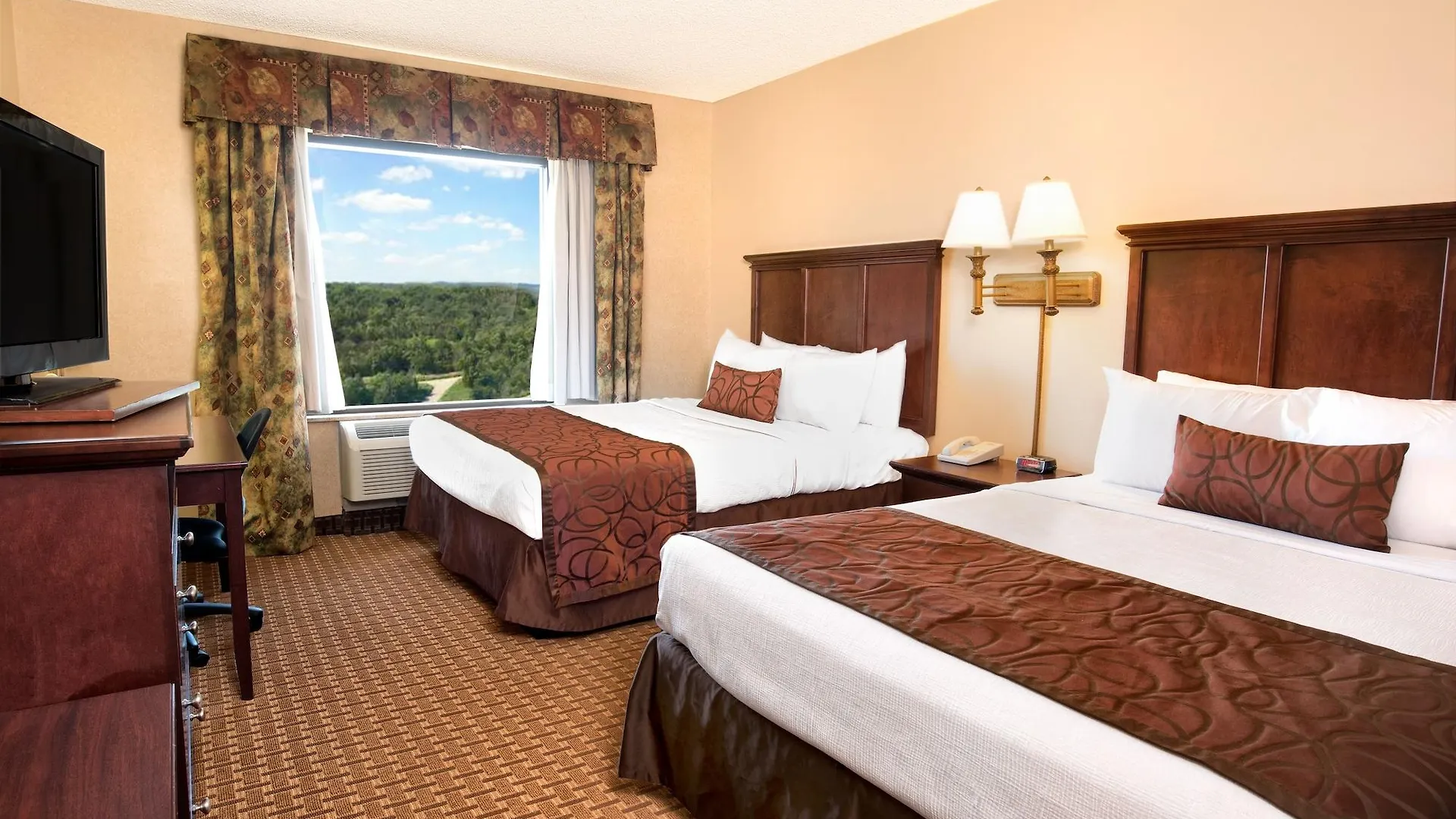 Grand Plaza Hotel Branson